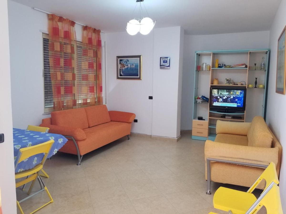 Dea Apartment Durrës Esterno foto