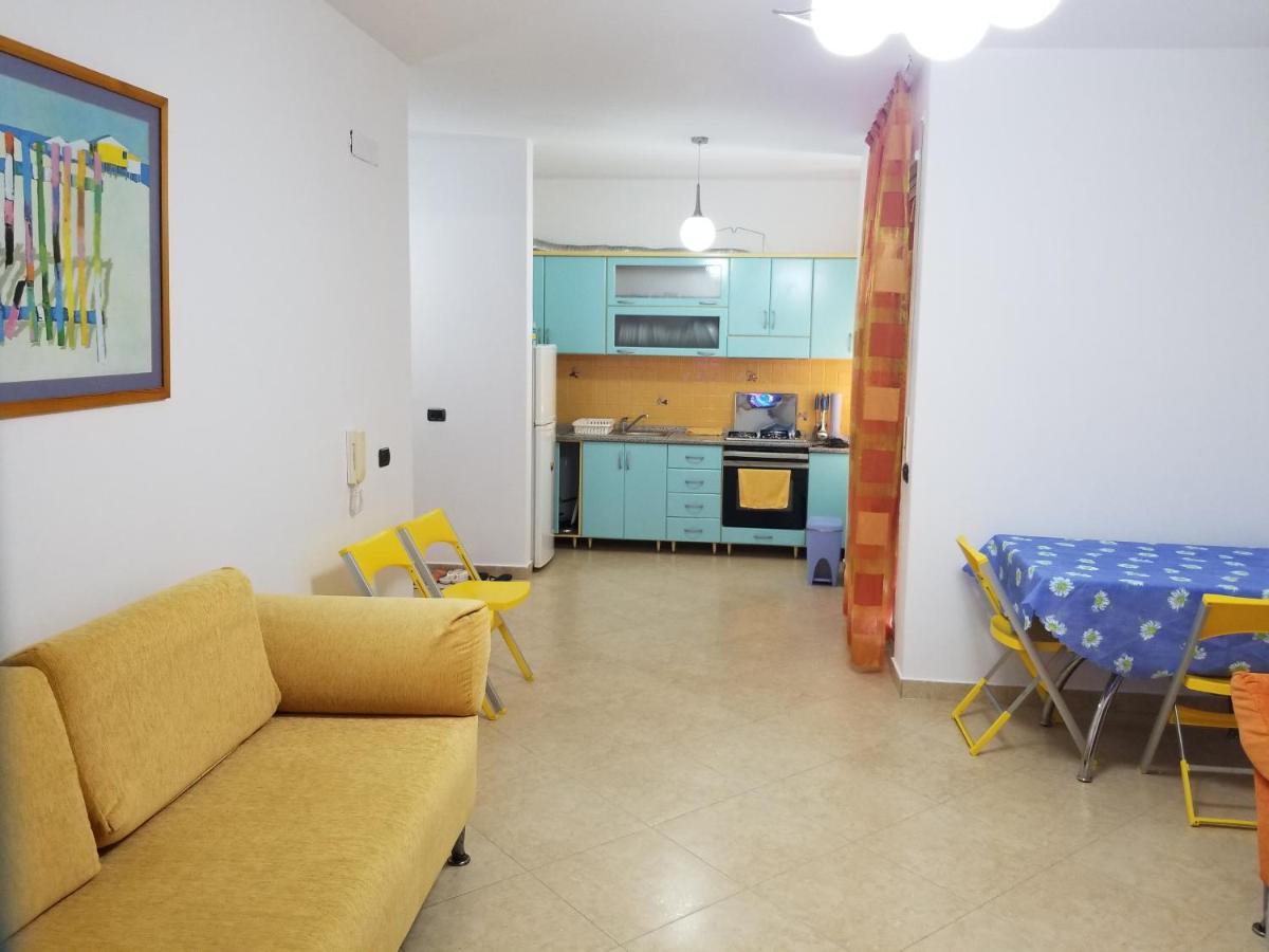 Dea Apartment Durrës Esterno foto