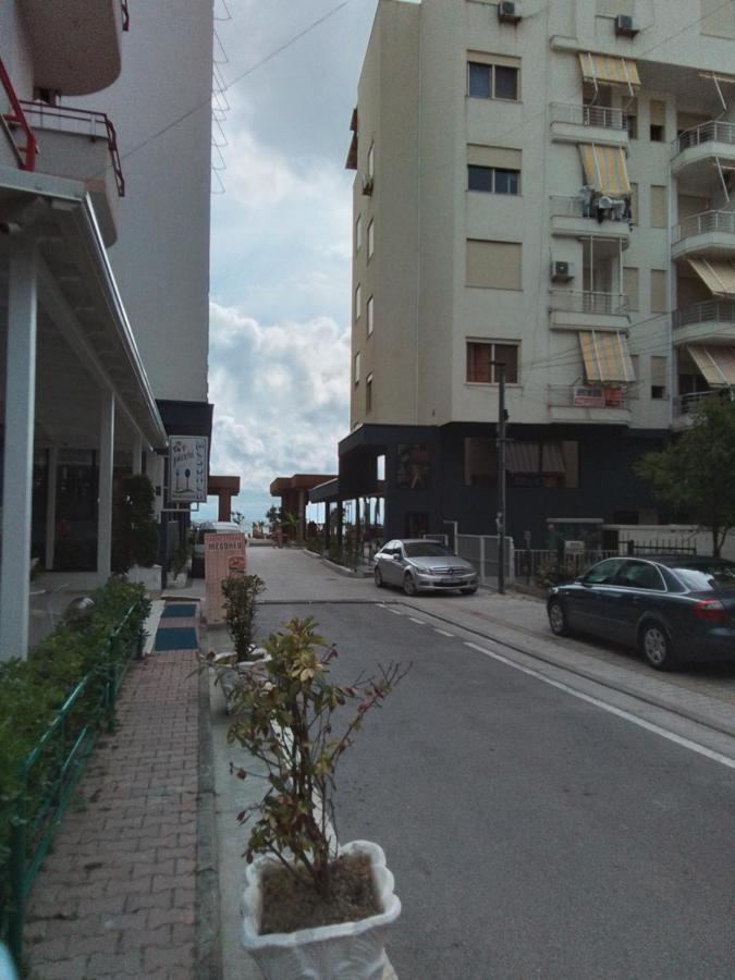 Dea Apartment Durrës Esterno foto